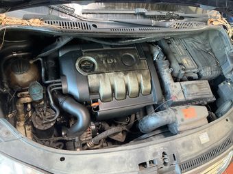 Volkswagen Touran 2.0 TDI Trendline 2010