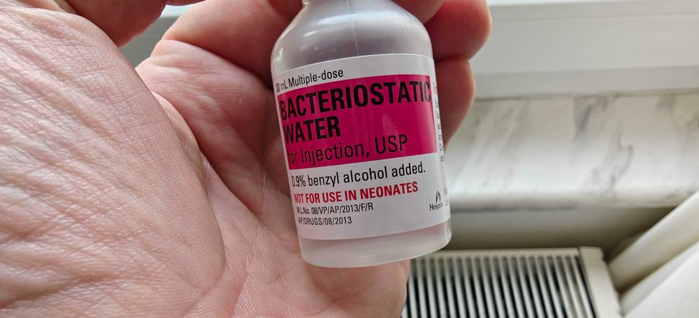 Бактериостатична вода Hospira 30ml и обикновена 3ml