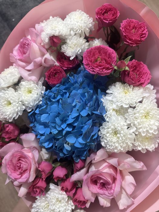 Букеты .         .