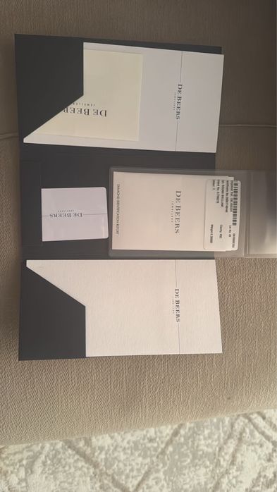 Продам золотые серьги с бриллиантами