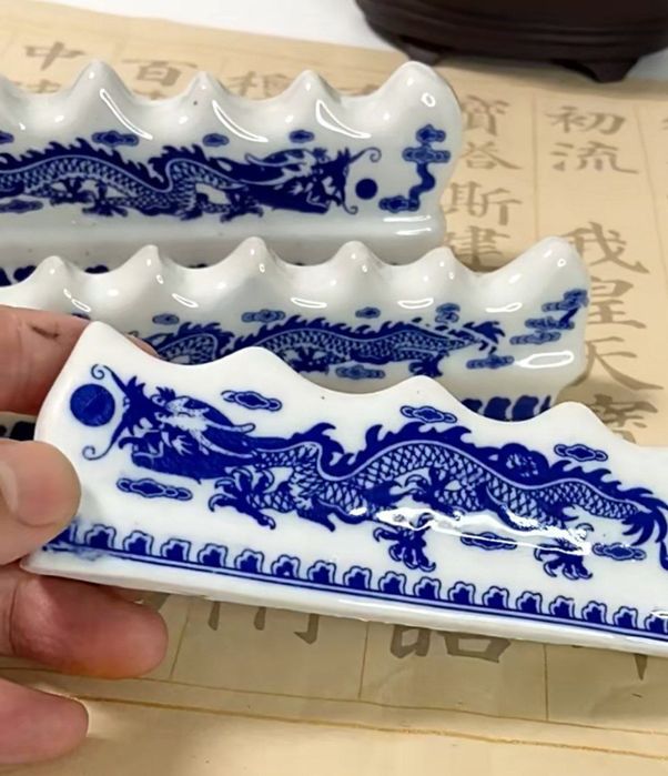 Интересные фарфоровые подставки для ручек кисточек.
длина 15см
высот