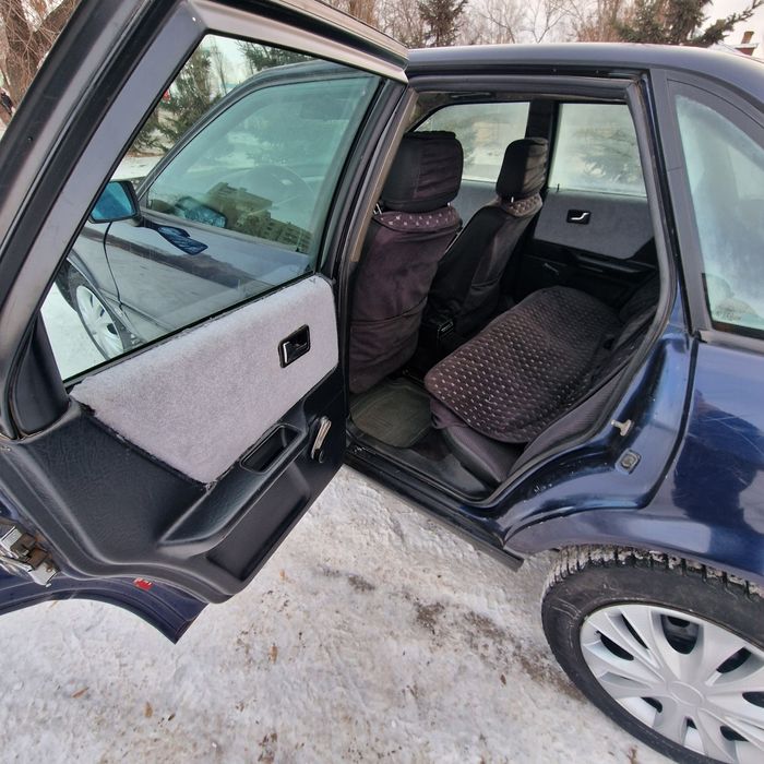 Продам ауди 80 на уверенном ходу