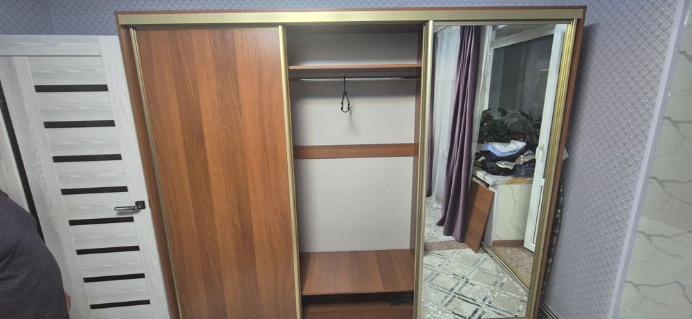 Продам шкаф купе