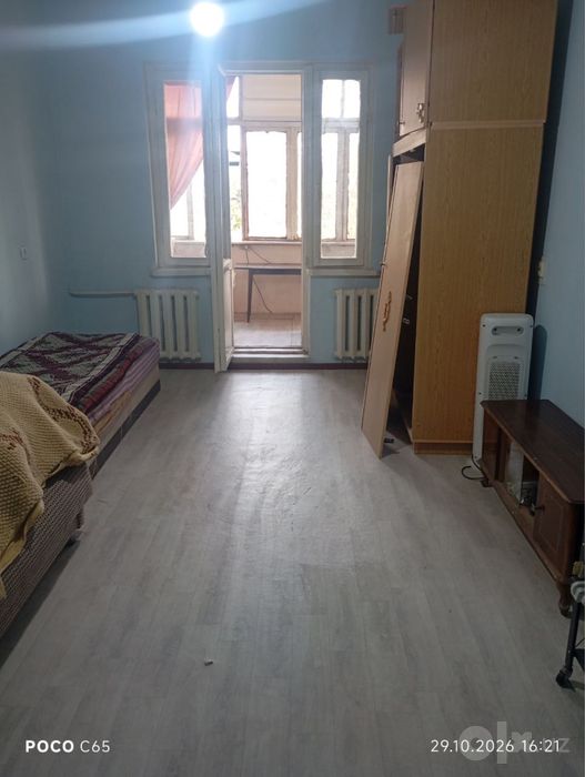 Продаётся квартира чирчик навои базар
