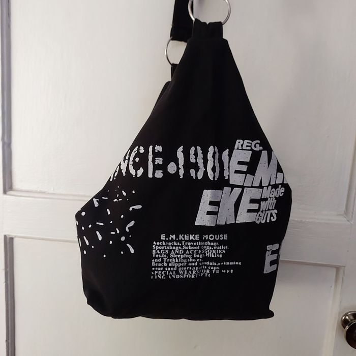 Сумка через плечо шоппер на молнии..