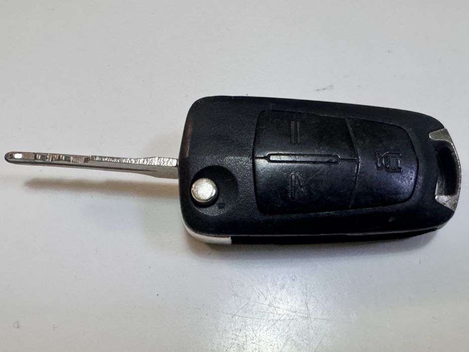 Ключ за Chevrolet оригинален с 3бутона и платка за Aveo Cruzze Captiva