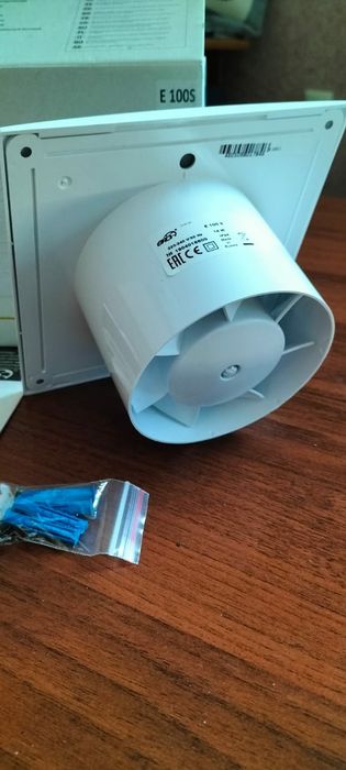 Вентилятор вытяжной продам!