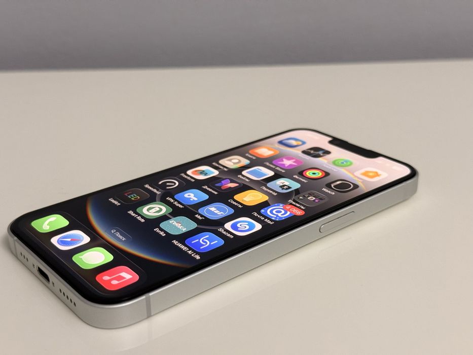 IPhone 16e 128 Gb 5g отличном состоянии