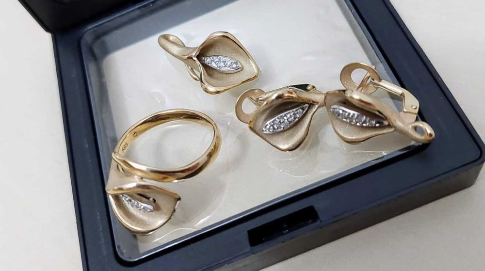 Set nou manufacturat bijuterii din aur cu pietre pretioase