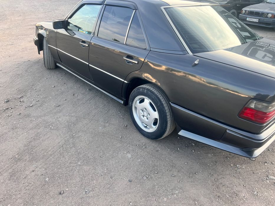 Продам Мерседес 124