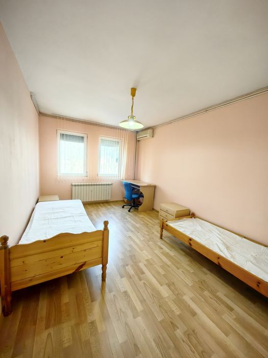 Продава се Тристаен апартамент в Плевен, Сторгозия - 102 кв.м за 2229 €/кв.м - Снимка #4