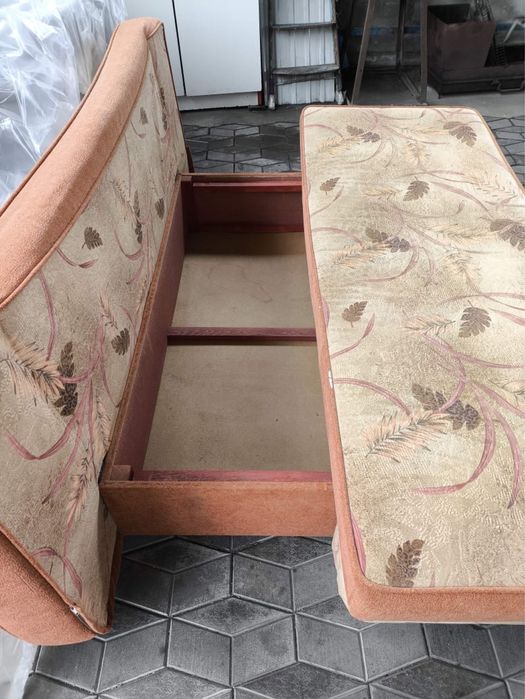 Продам тахту в хорошем состоянии