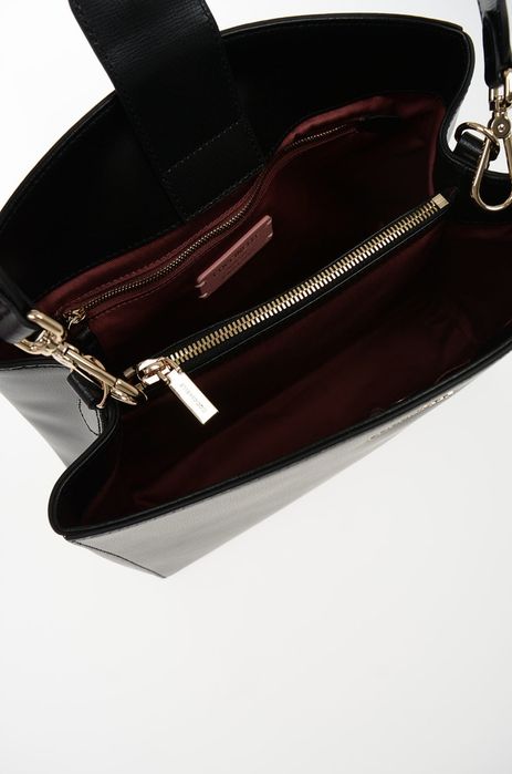 Дамска кожена чанта  Coccinelle