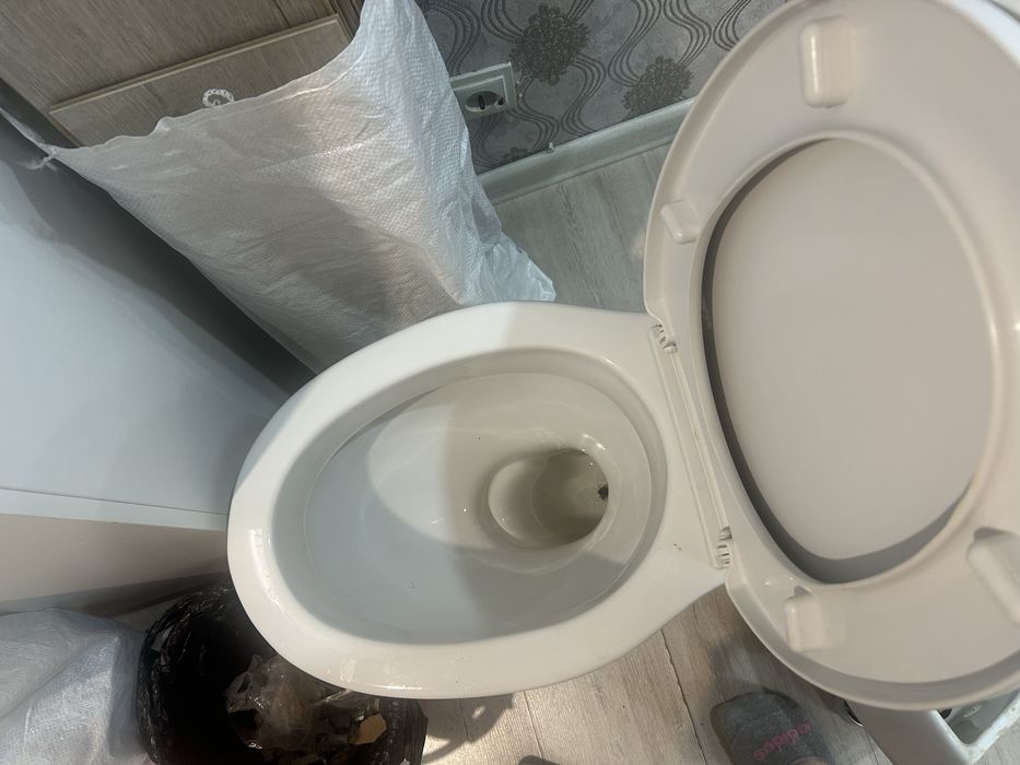 Продам унитаз в хорошем состояний