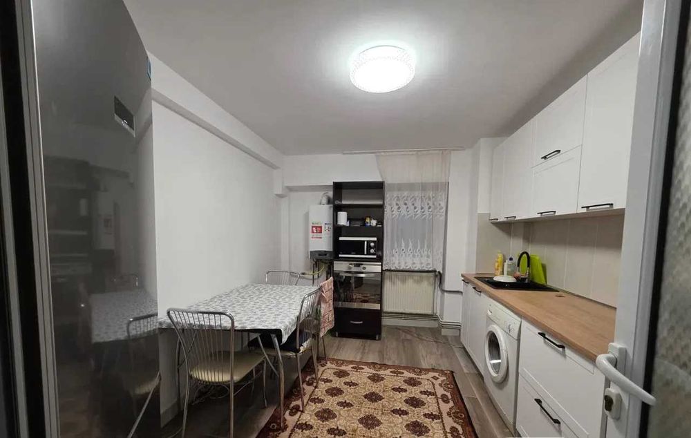 Inchiriez apartament 3 camere