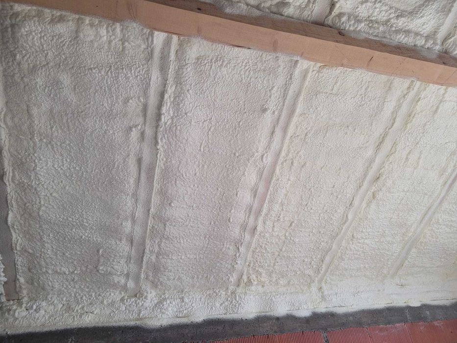 izolatie spuma ploiuretanica