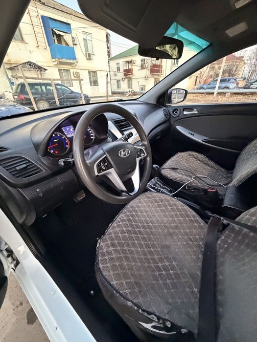 Продам машину Hyundai accent