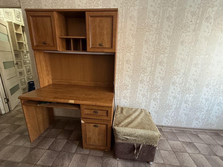 Продам диван,шкаф,письменный стол-10000тг