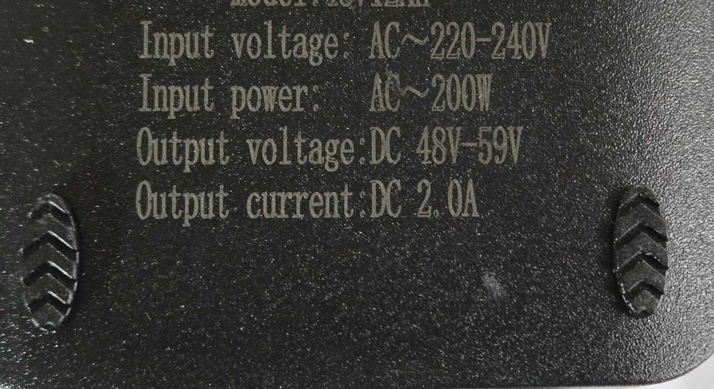 Зарядно устройство 48V за тягови акумулатори с дисплей.