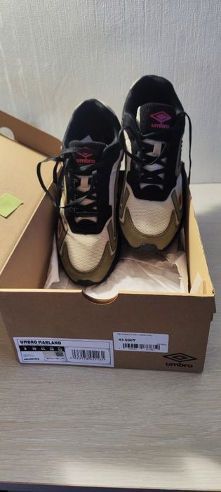 Кроссовки umbro  42р.
