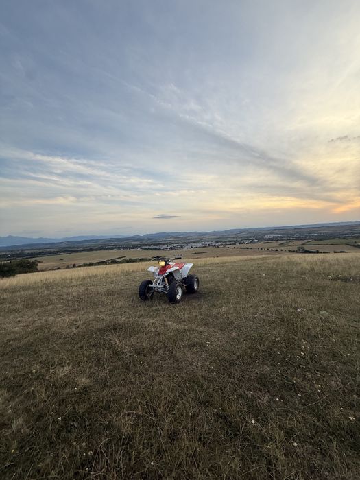 Pretul e neg‼️Vand yamaha blaster 200yfs pentru ca vreau ceva mai mare el vine cu jante negre e perfect functional detalli pv !