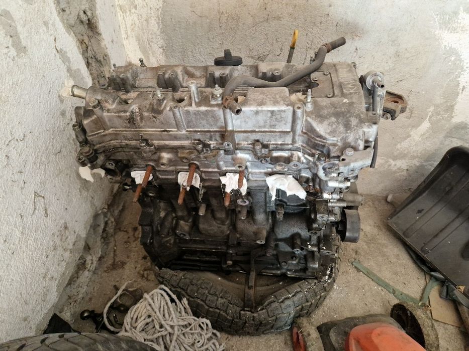 Продавам двигател от TOYOTA AVENSIS 2.2 177к.с D-CAT 2006г