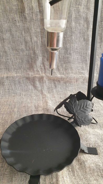 Филигранна сребърна старинна кутийка за бижута и 
 Декантер за вино