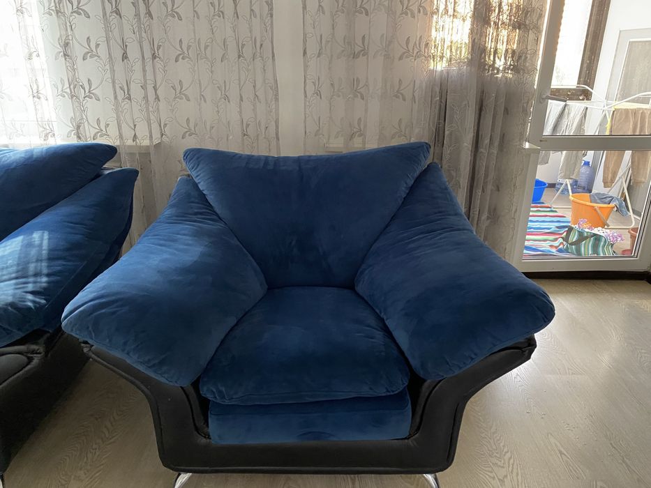 Продам диван . 3:2:1