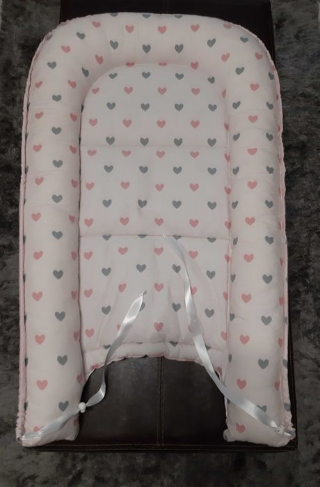 Babynest cu inimioare fetite