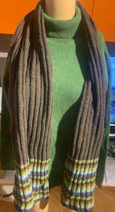 Пуловер 100% агнешка вълна