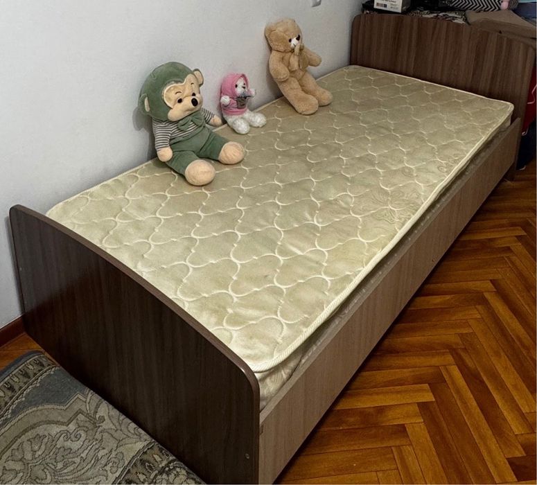 Кровать палуторка