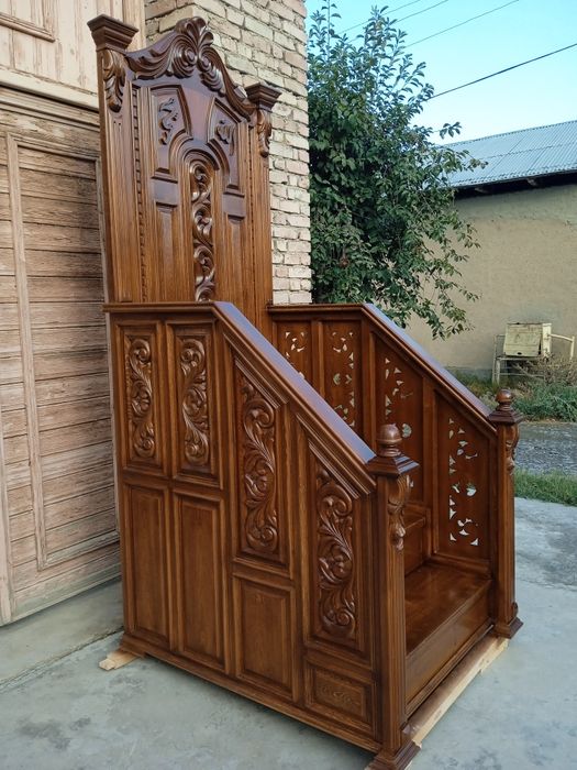 Yogʻoch eshik va mebellar