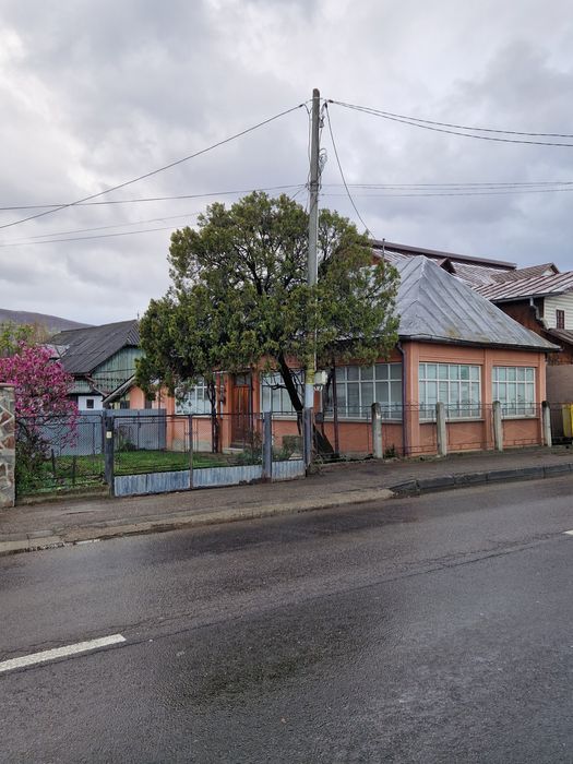 Casa+ anexe+ teren de vanzare