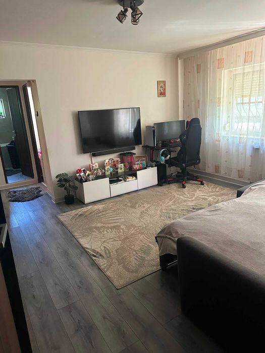 Apartament tip C de vânzare – Parter | Complet mobilat | Loc de parcare inclus