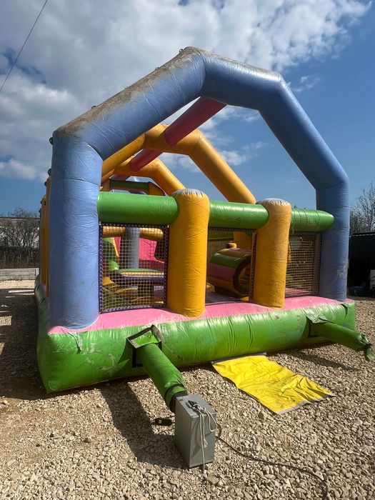 Надуваем батут-замък