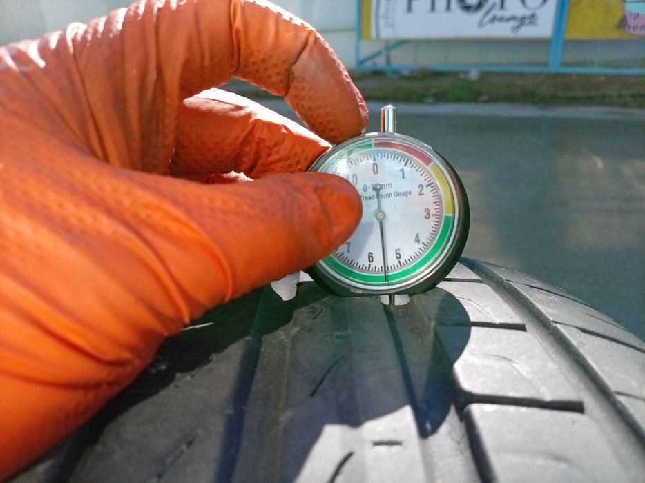 Гуми  205/60/16 2бр.Пирели  21г.