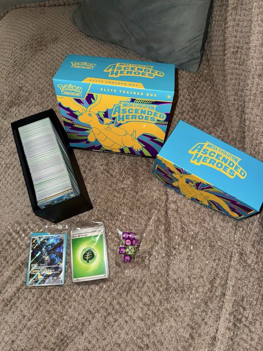 700 Carti noi Pokemon + Set Ascended Heroes