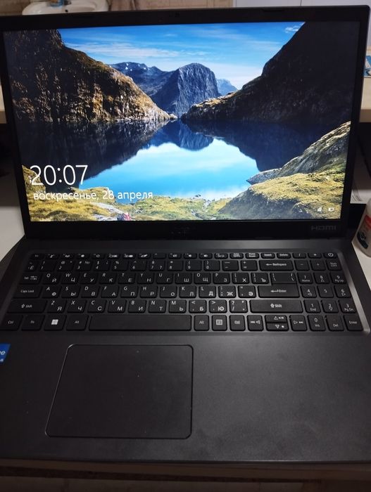 Acer kompyuter sotiladi yangi