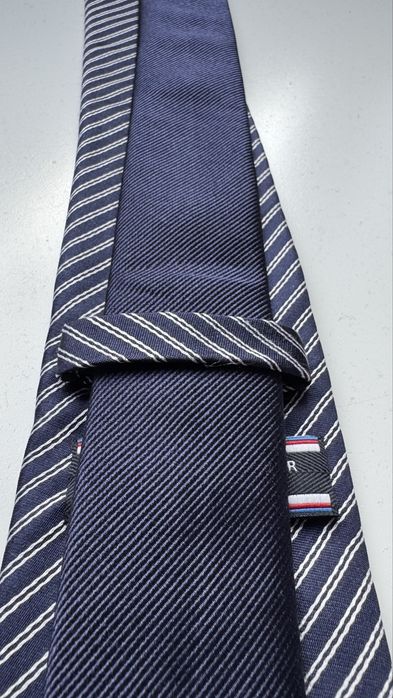 Нова копринена вратовръзка Tommy Hilfiger
