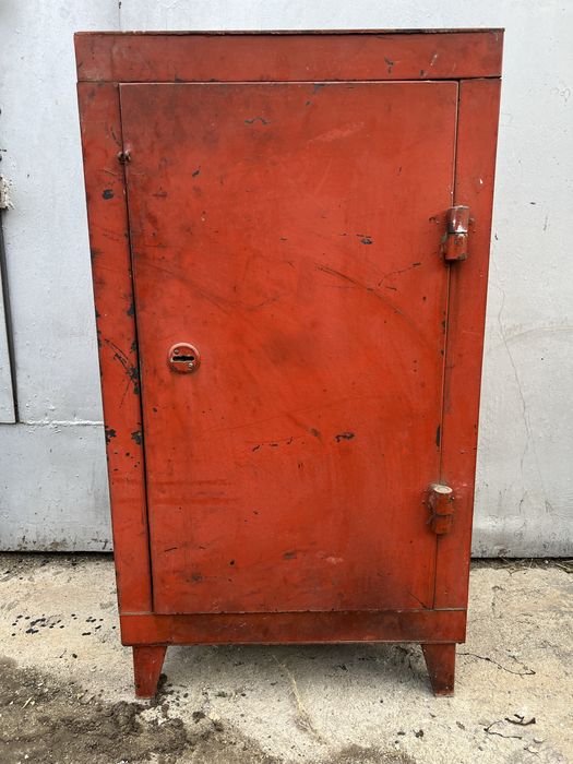 Сейф металлический