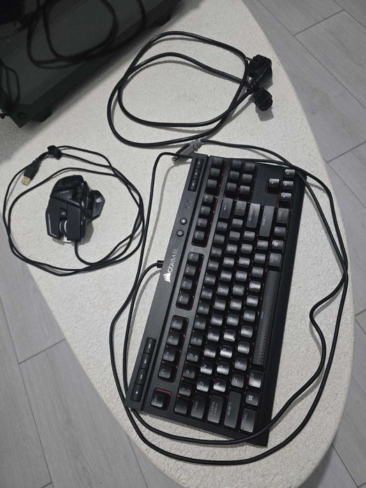 PC Gaming i7 12700KF / RTX 3060 12GB / 32GB DDR5 / 2TB SSD / Full RGB / Impecabil