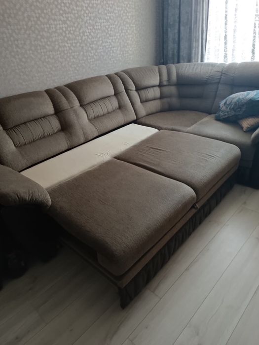 Комфортный угловой диван для гостиной