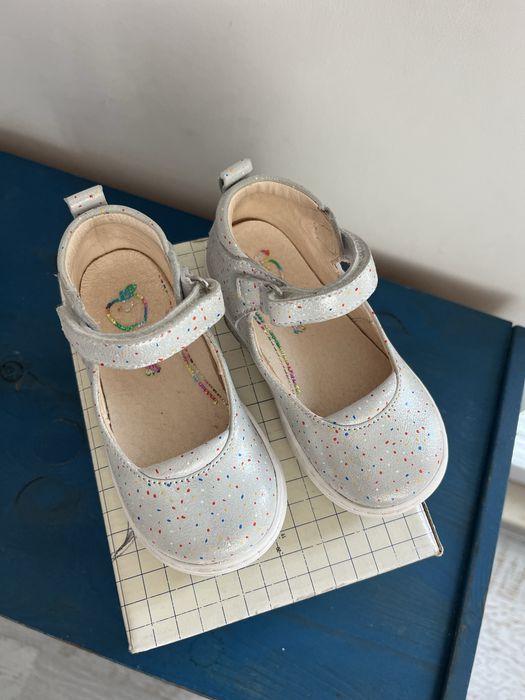 Обувки за момиченце 24 номер