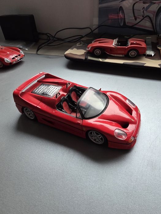 Machete auto diverse, Ferrari, Porsche 1/18 și 1/24.