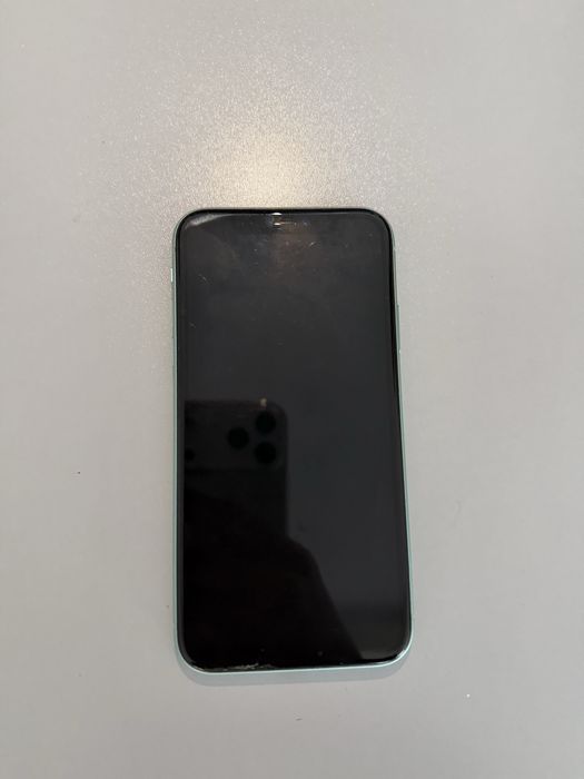 Продаю айфон 11 хорошем сост