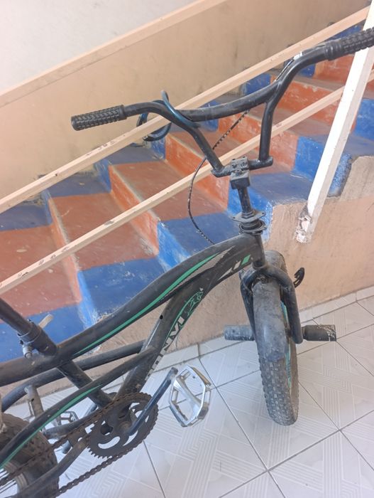Velosiped. Nuqsoni yuq yuradi. 1 yil ishlatildi. Mustaxkam.