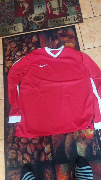 Tricou Nike și Adidas