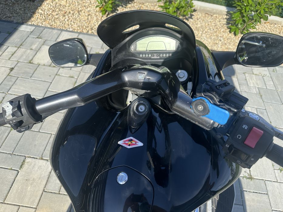 Honda DN-01 NSA700A ABS – 61 CP – Automat – Full Touring – Topcase/sidecase GIVI – Revizie făcută