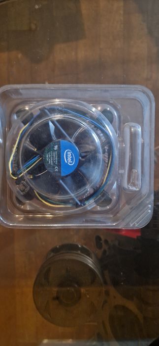 Продам вентилятор с радиатором для процессора