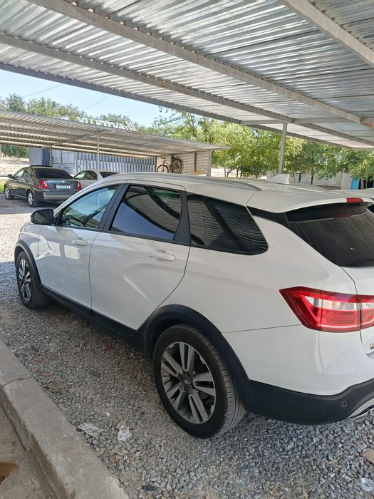 Lada vesta sw cross 1.6 mexanika